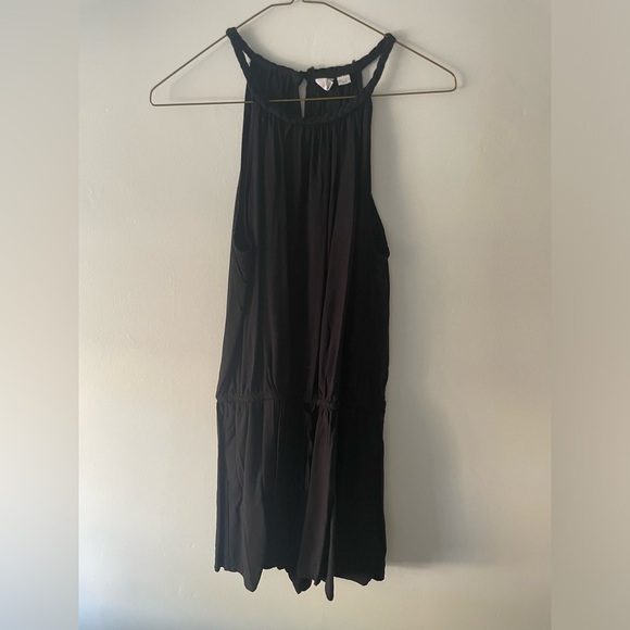 Black shorts romper - Picture 1 of 3